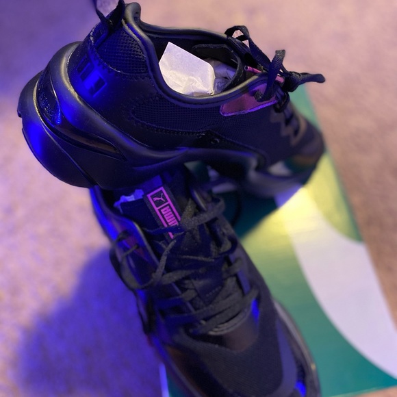 PUMA WOMEN’S RISE RAINBOW DASH SNEAKERS - Picture 7 of 8